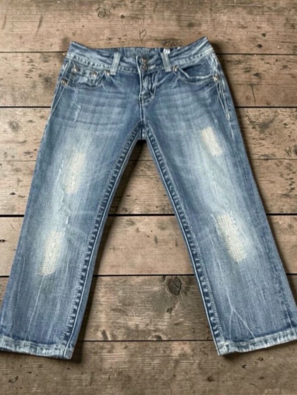 Miss Me Light Washed Distressed Signature Capri Jeans